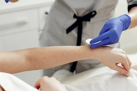 ΚΛΙΝΙΚΗ ΔΕΡΜΑΤΟΛΟΓΙΑ